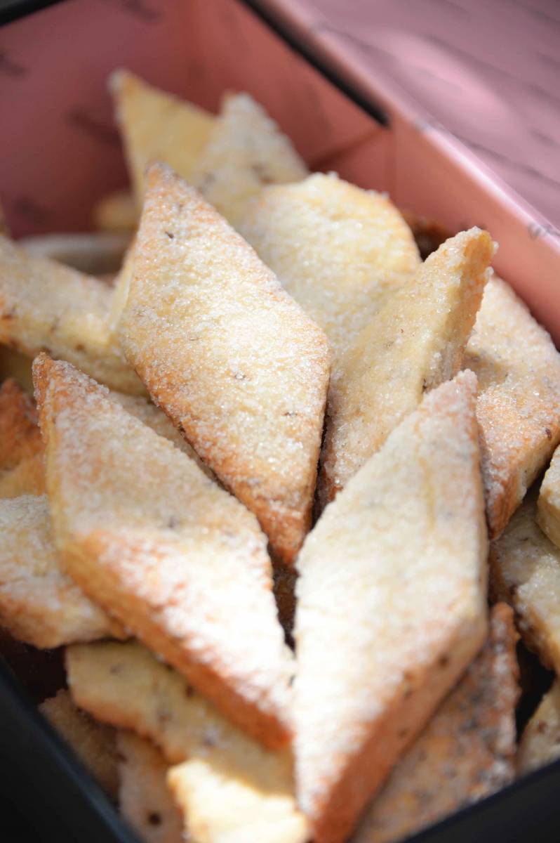 Boulangerie Aixoise Vieux Port Canistrelli Faits Maison Délices Authentiques Ensoleillés